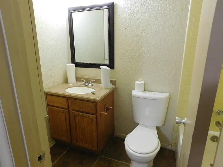 414 Kings Ct #C — Photo 7