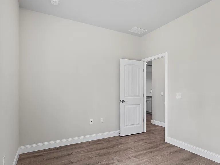 8 Regina Ln #B — Photo 18