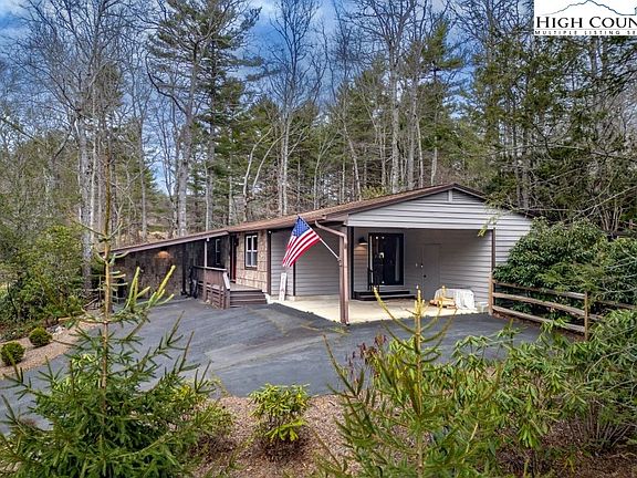 2nd image of 25 Red Oak Lane