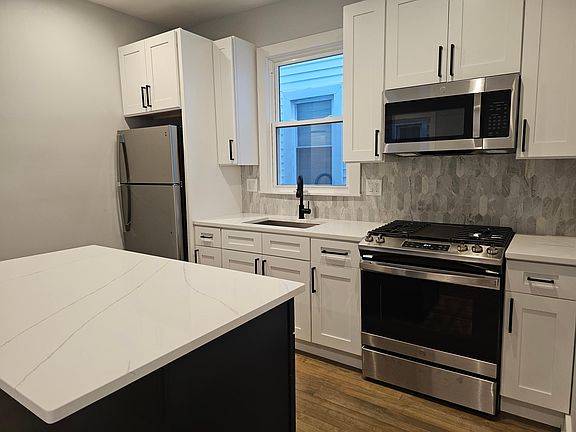 3rd image of 3454 W Belmont Ave #2