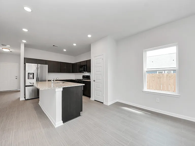 2715 Crested Creek Ln — Photo 23