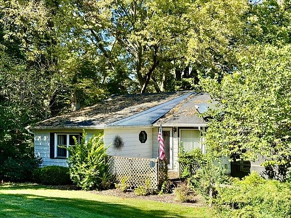 2nd image of 389 N 2629th Rd