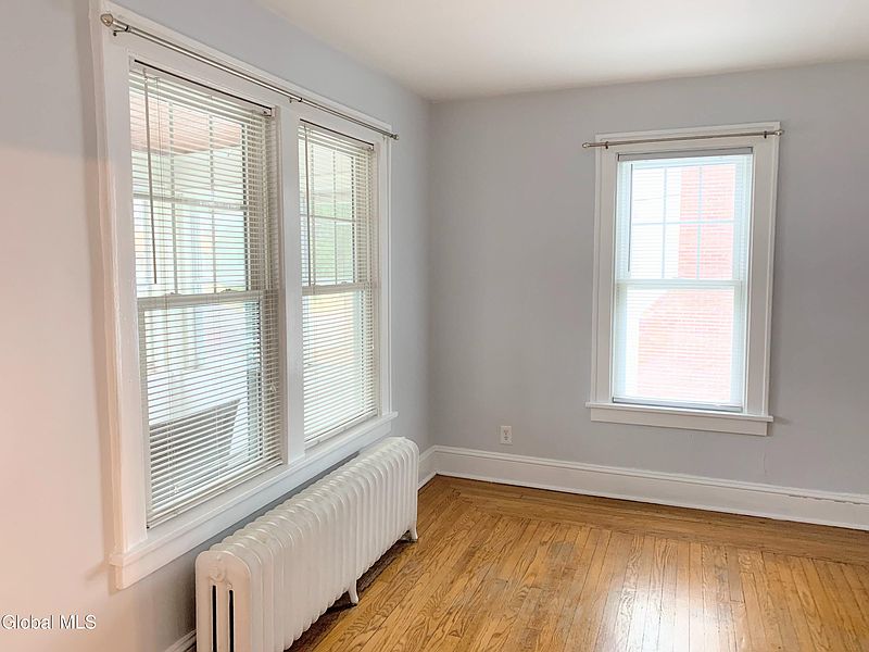 4th image of 67 Harris Avenue