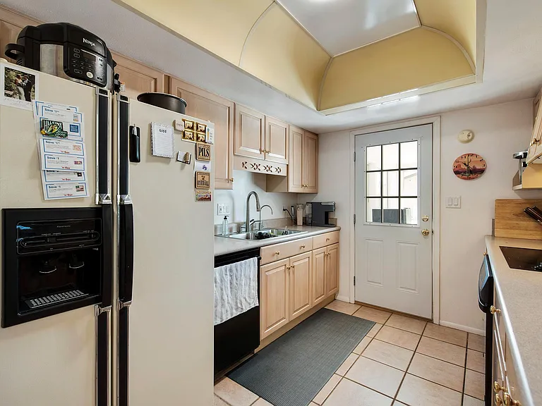 3117 S Jentilly Ln — Photo 19