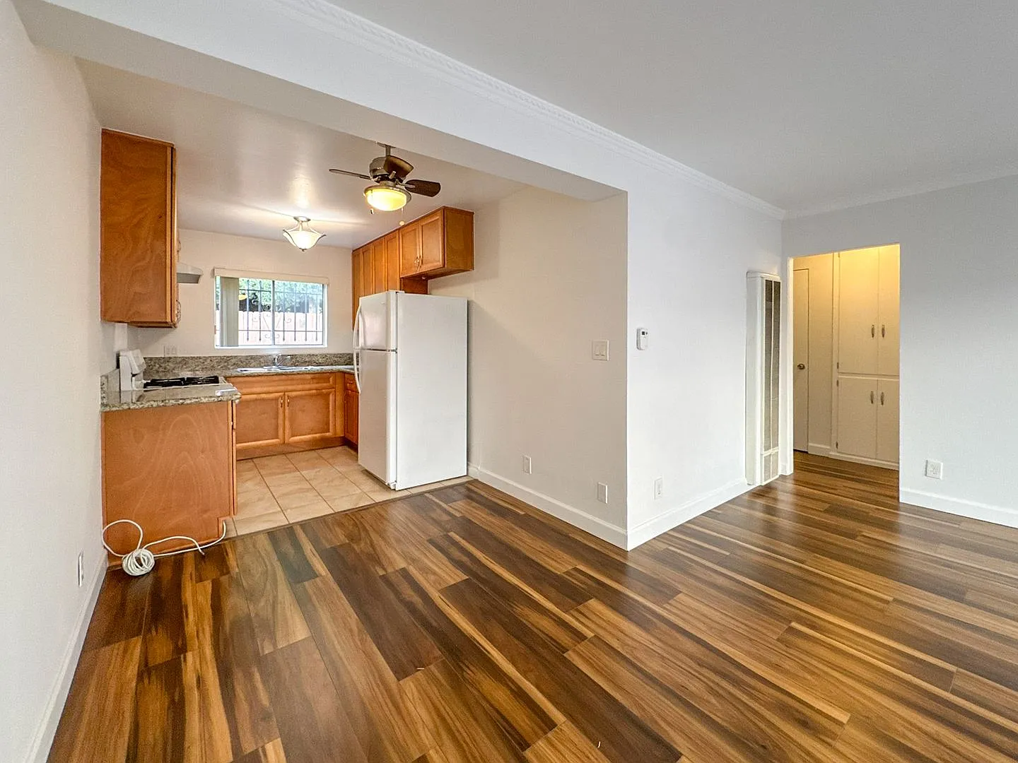 Prime Santa Monica Neighborhood | First Floor 1BD+1BA With sunny Private Patio — Photo 3