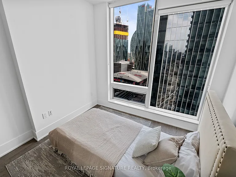10 York St #3003 — Photo 14