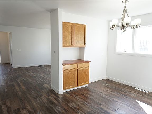 3rd image of 608 S 35th St