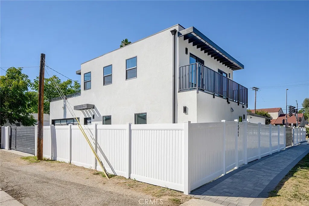 3 bed, 1266 sqft, $3,750 — Photo 4