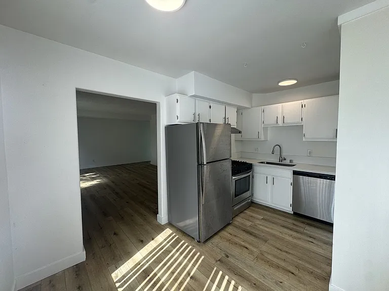 2535 Kansas Ave — Photo 32
