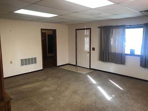 3rd image of 213 E 6th St APT C
