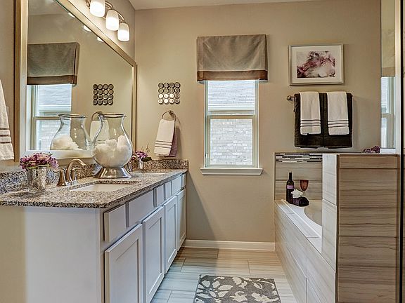 Relaxing master bath