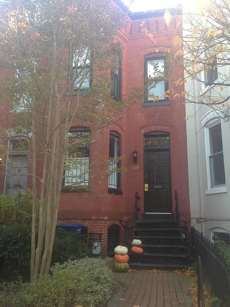 631 Massachusetts Ave NE photo 1