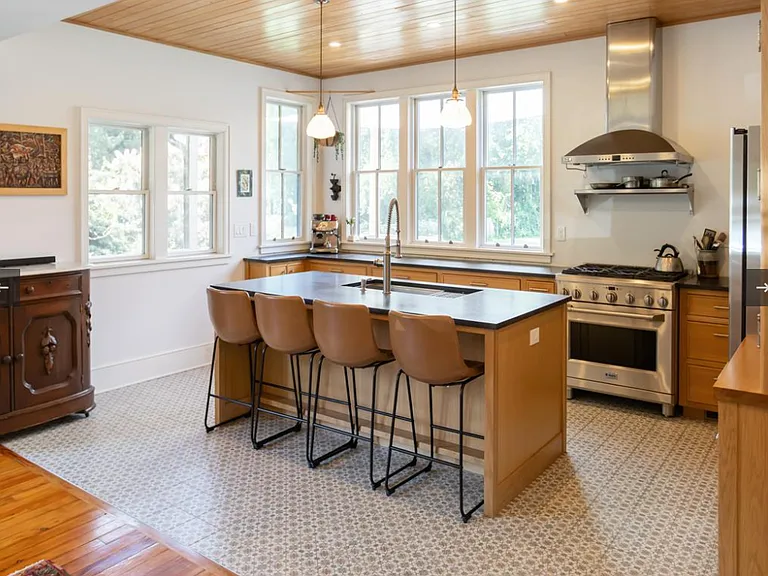 1012 Seashore Rd — Photo 5