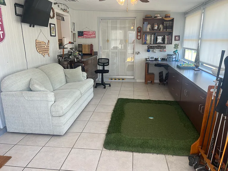 Lanai area air conditioned. Perfect for relaxing.