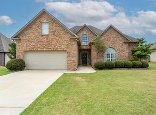 352 Savannah Cir, Calera, AL 35040