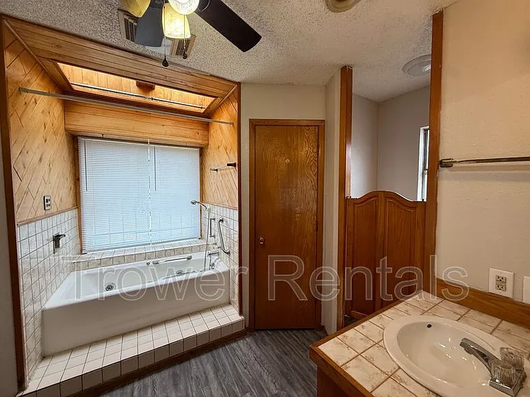 3728 Holley Ave — Photo 24