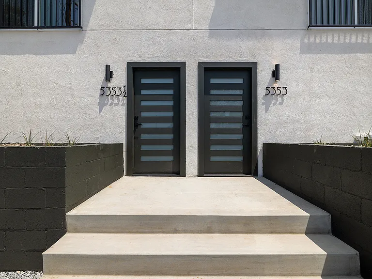 5351 Virginia Ave — Photo 1