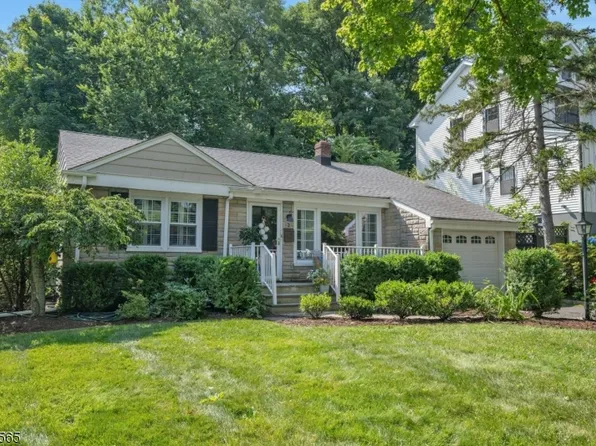 2 Ridgedale Ave, Summit City, NJ 07901
