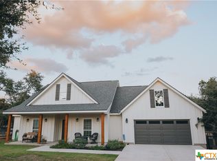 1139 Marlys Ave, Canyon Lake, TX 78133