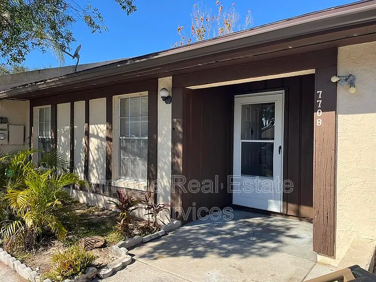 7708 Gulf Ct — Photo 2