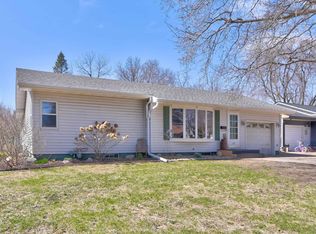 1021 N 13th St, Estherville, IA 51334