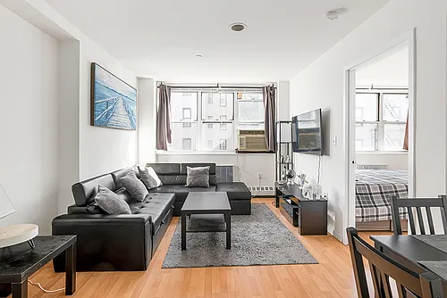 27-37 27th St #2D Photo 1