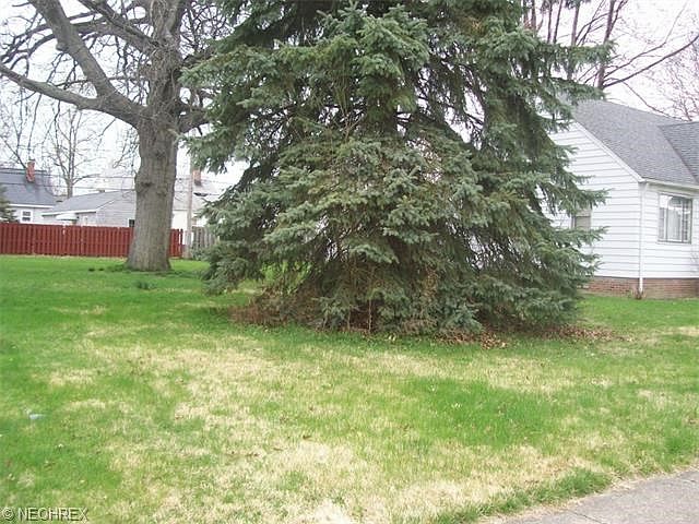 1st image of 306 E 328th St