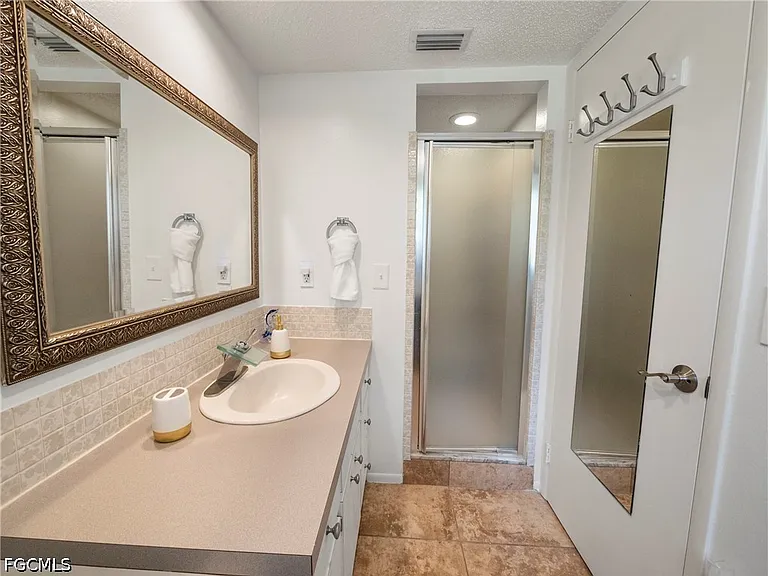 7400 College Pkwy #56A — Photo 24