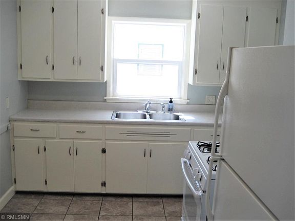 5th image of 8409 Elliot Ave S