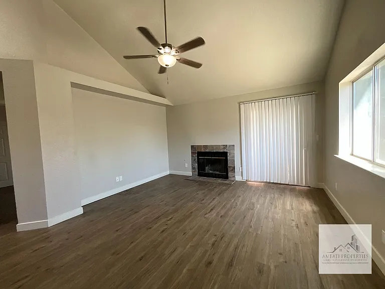 7016 N Thorne Ave — Photo 4