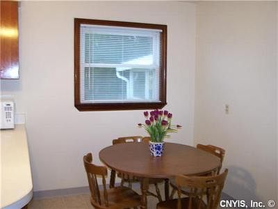 5th image of 309 Baird St