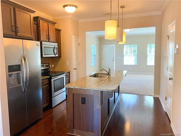 12683 Persimmon Tree Dr — Photo 4