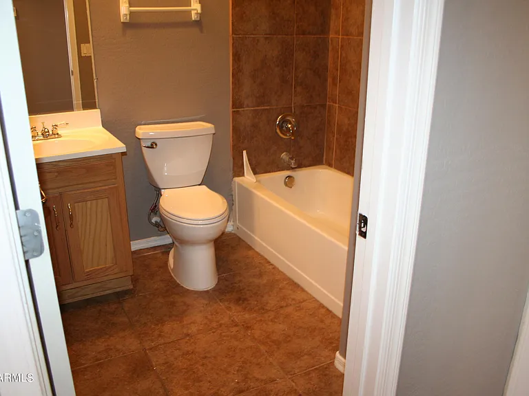 11207 W Hopi St — Photo 25
