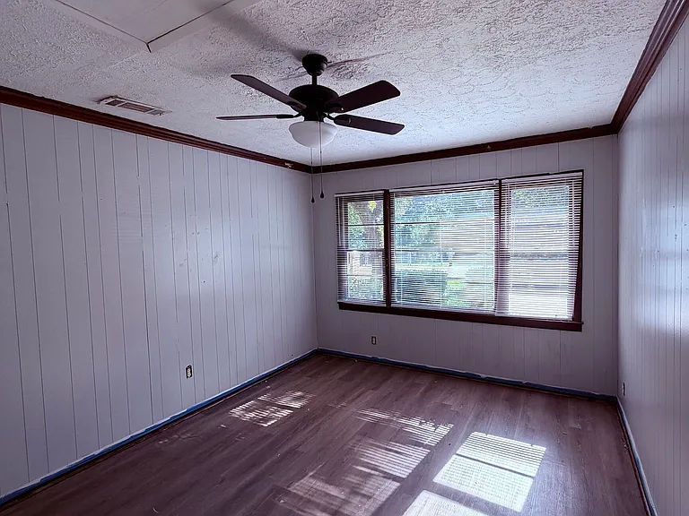 1280 Janice Ln NW — Photo 9