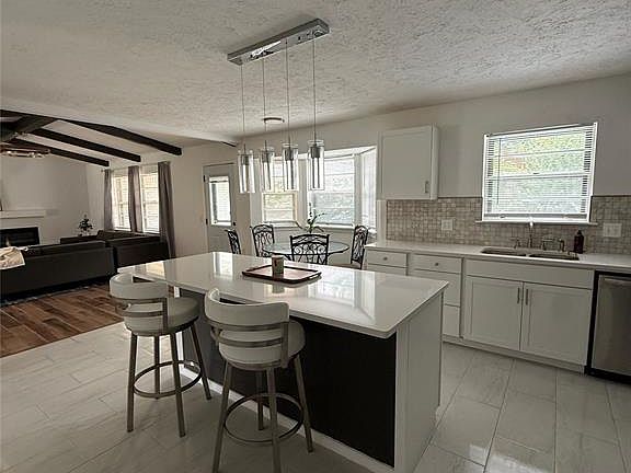 3rd image of 10813 Quail Cir