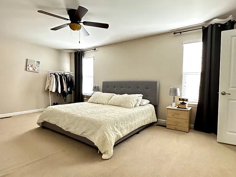 23 Taylors Hill Way — Photo 8