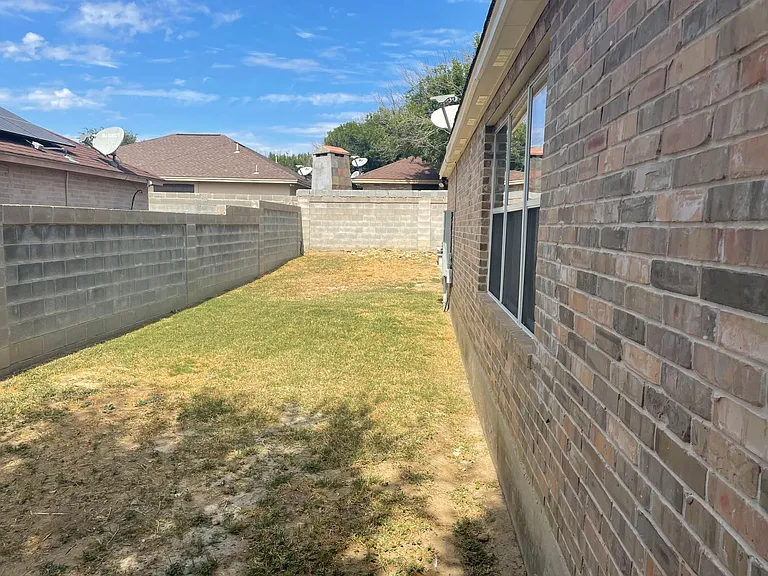 2135 Lima Loop — Photo 14