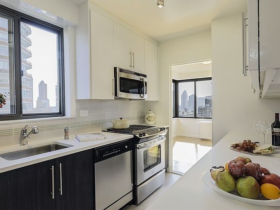 5th image of 351 E 84th St APT 25F