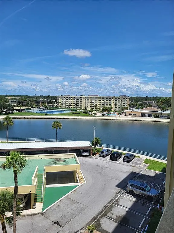 2 bed, 2.0 bath, 1050 sqft, $2,200 — Photo 3