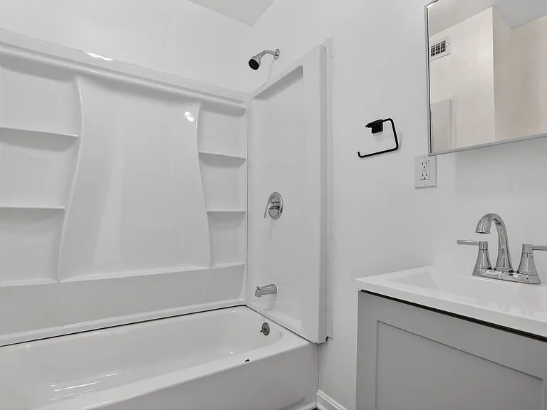 2537 Hollins St — Photo 18