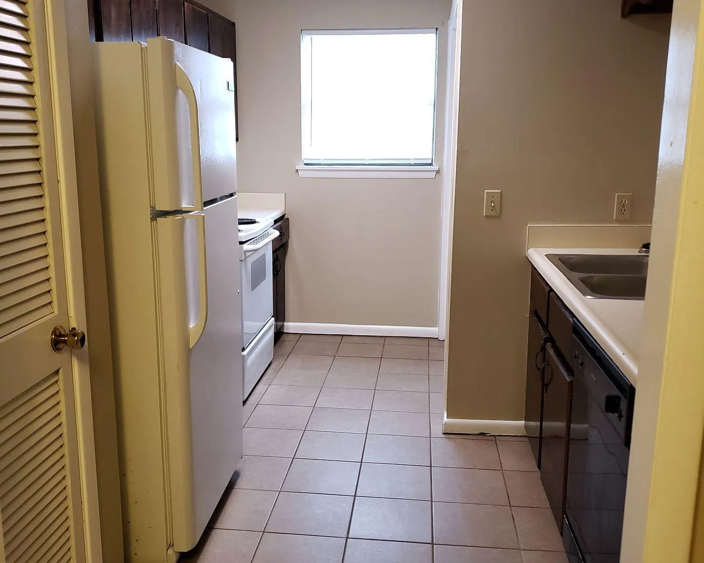 2 bed, 1172 sqft, $1,550 — Photo 3
