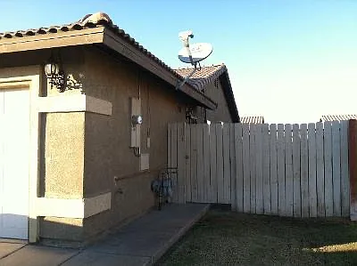 Building Photo - 1225 P Montejano St #2