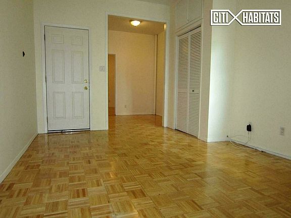 3rd image of 176 India St APT 1R