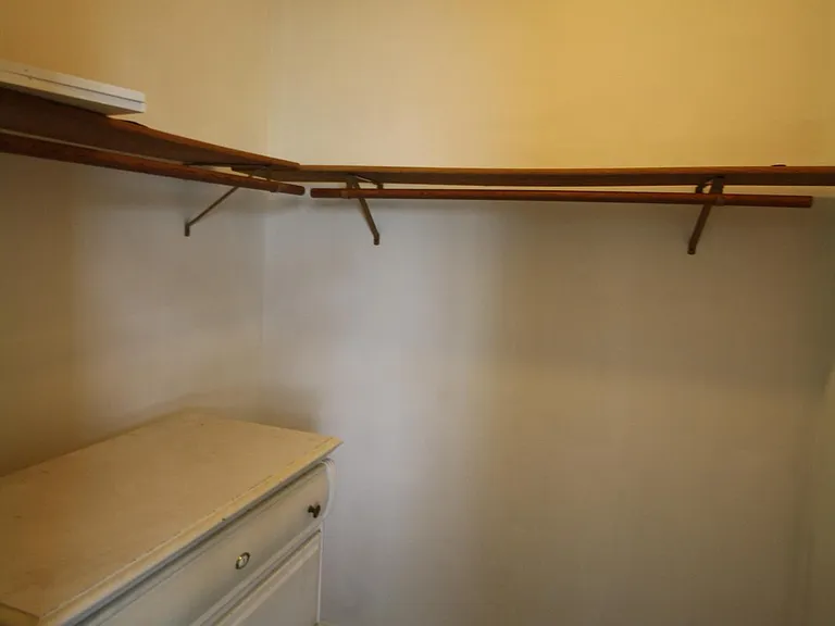 820 E 6th St #3 — Photo 5