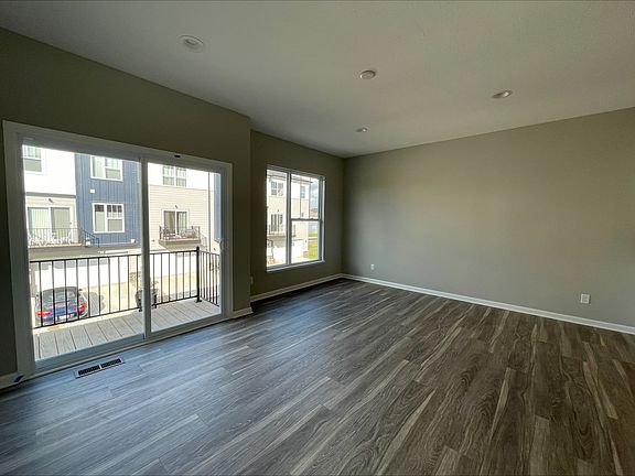 4th image of 3128 W New York St