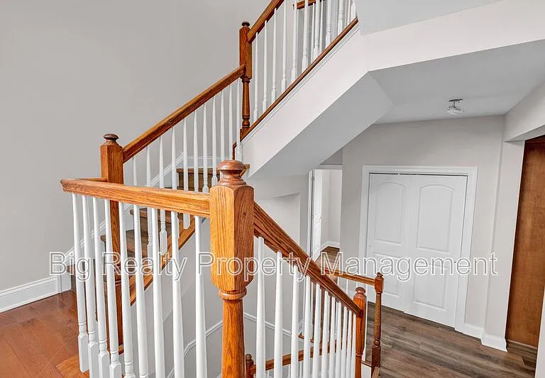 364 Prospect St — Photo 27