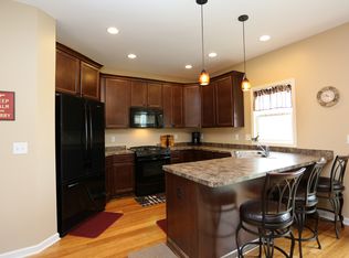 6310 White Oak Way, Lake View, NY 14085