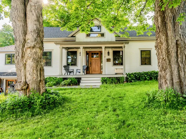 17 Green Street, Dover-Foxcroft, ME 04426