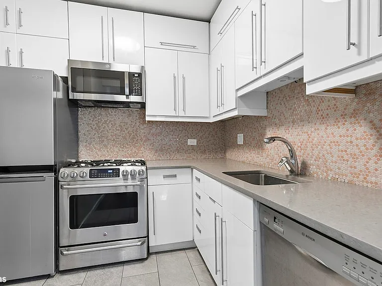 48 W 105th St #2B — Photo 5