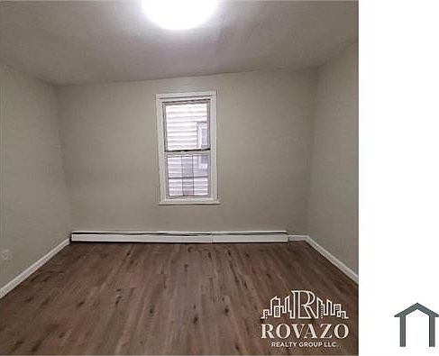 4th image of 449 S 12th St #1
